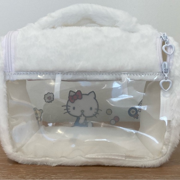NWT Hello Kitty Faux Fur Travel Cosmetic Bag – Hanging Makeup Organizer Case - Picture 2 of 7